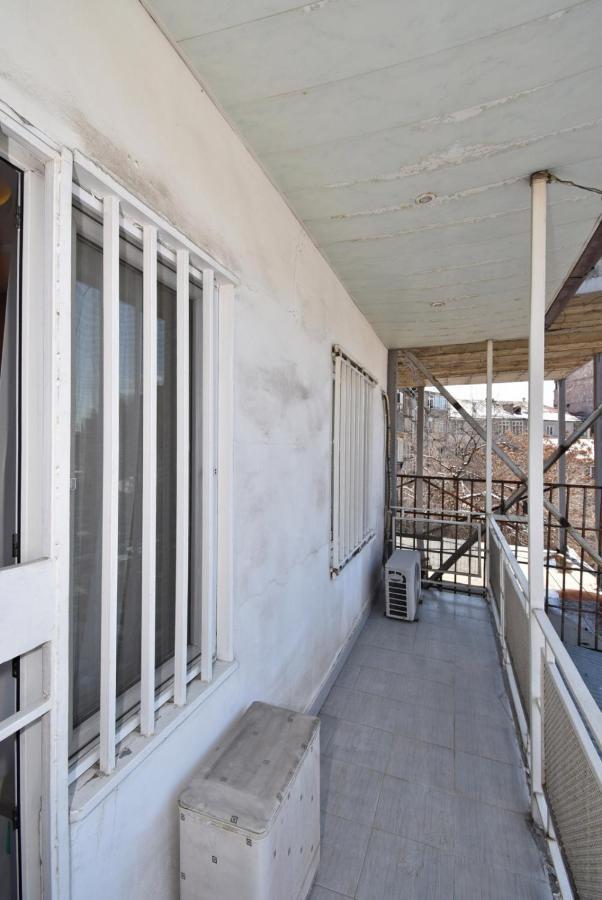Прекрасная 4-Ех Комнатная Квартира В Самом Центре Ereván Exterior foto